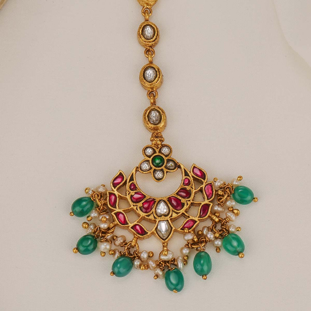 Tenisha Kundan Maangtikka