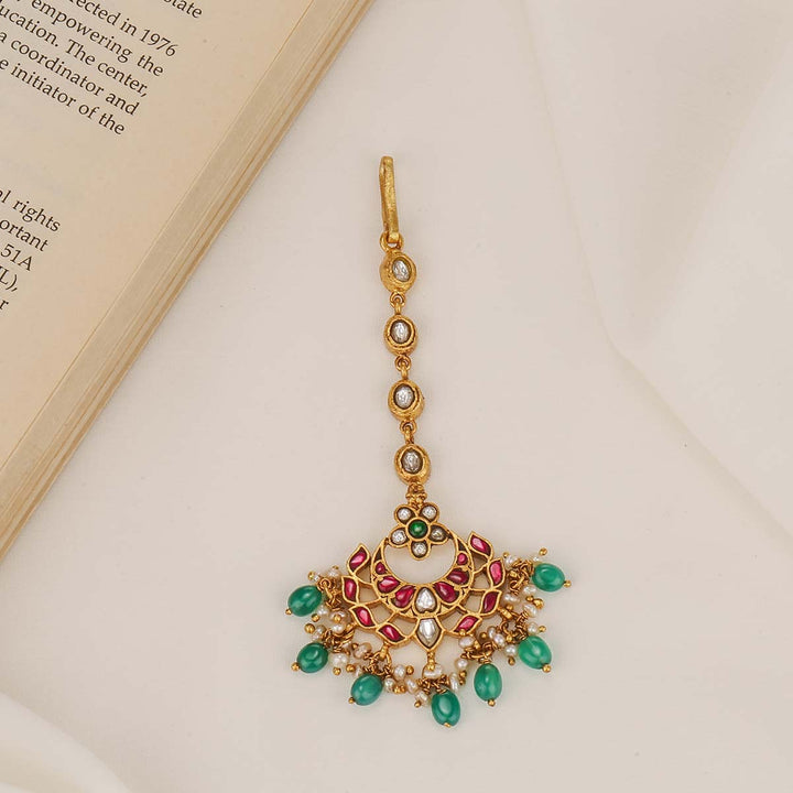 Tenisha Kundan Maangtikka