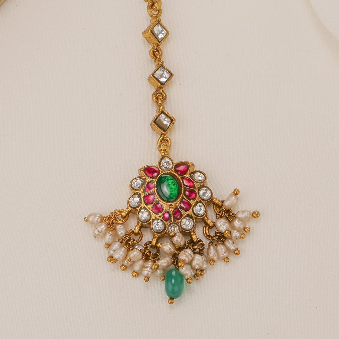 Rishvikha Kundan Maangtikka