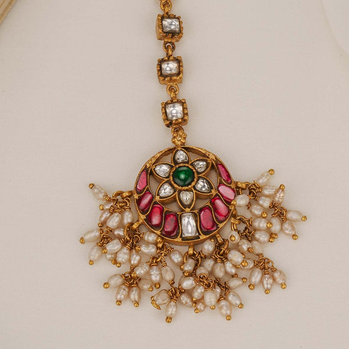 Vithusha Kundan Maangtikka