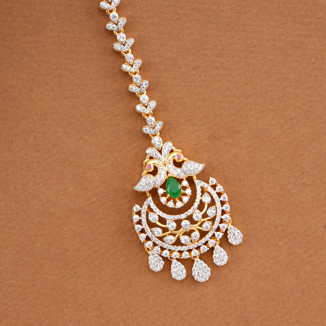 Samaira Avikam Maangtikka