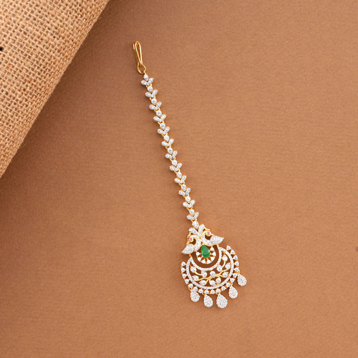 Samaira Avikam Maangtikka