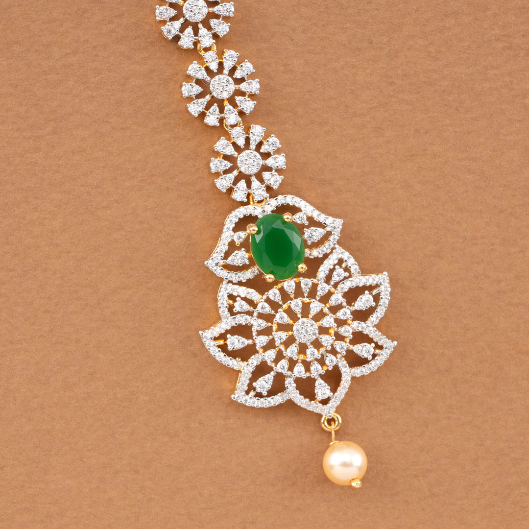 Navira Avikam Maangtikka