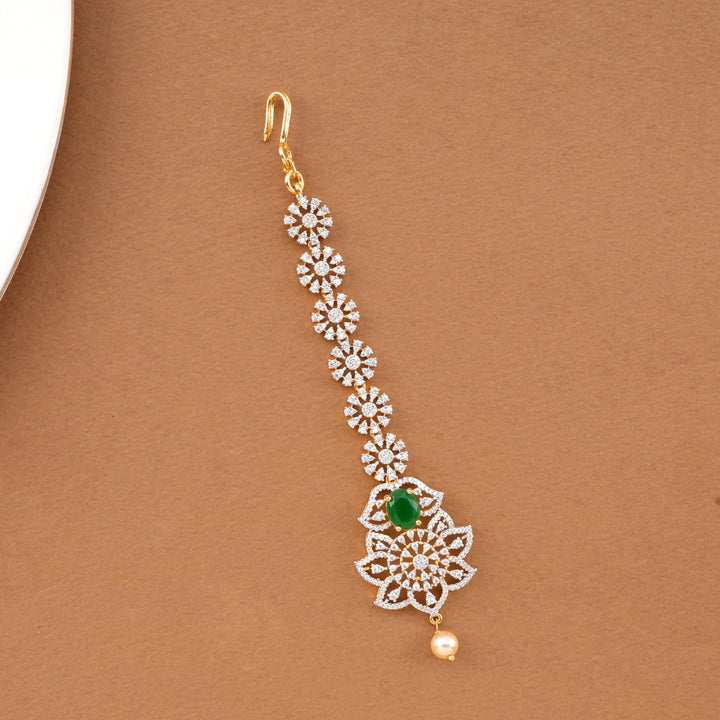 Navira Avikam Maangtikka