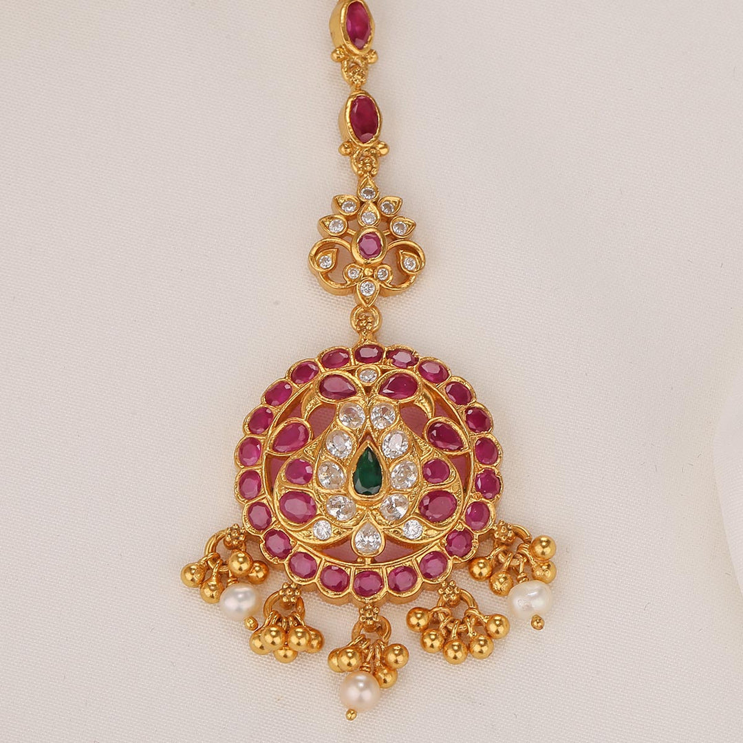 Nishvika Stone Maangtikka