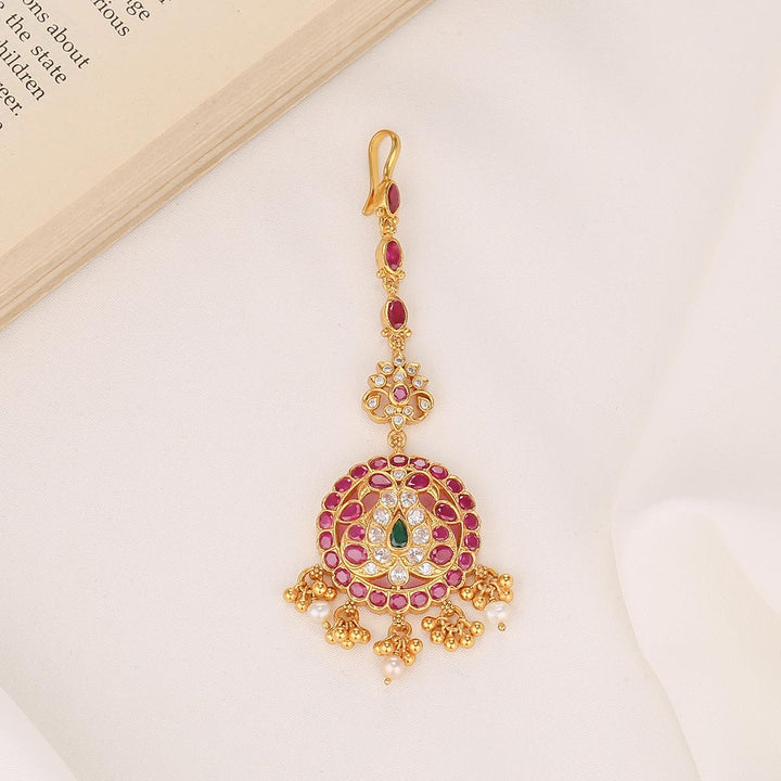 Nishvika Stone Maangtikka