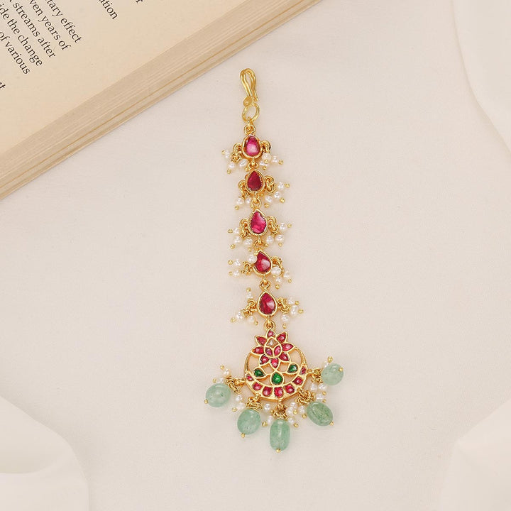 Prashitha Kundan Maangtikka