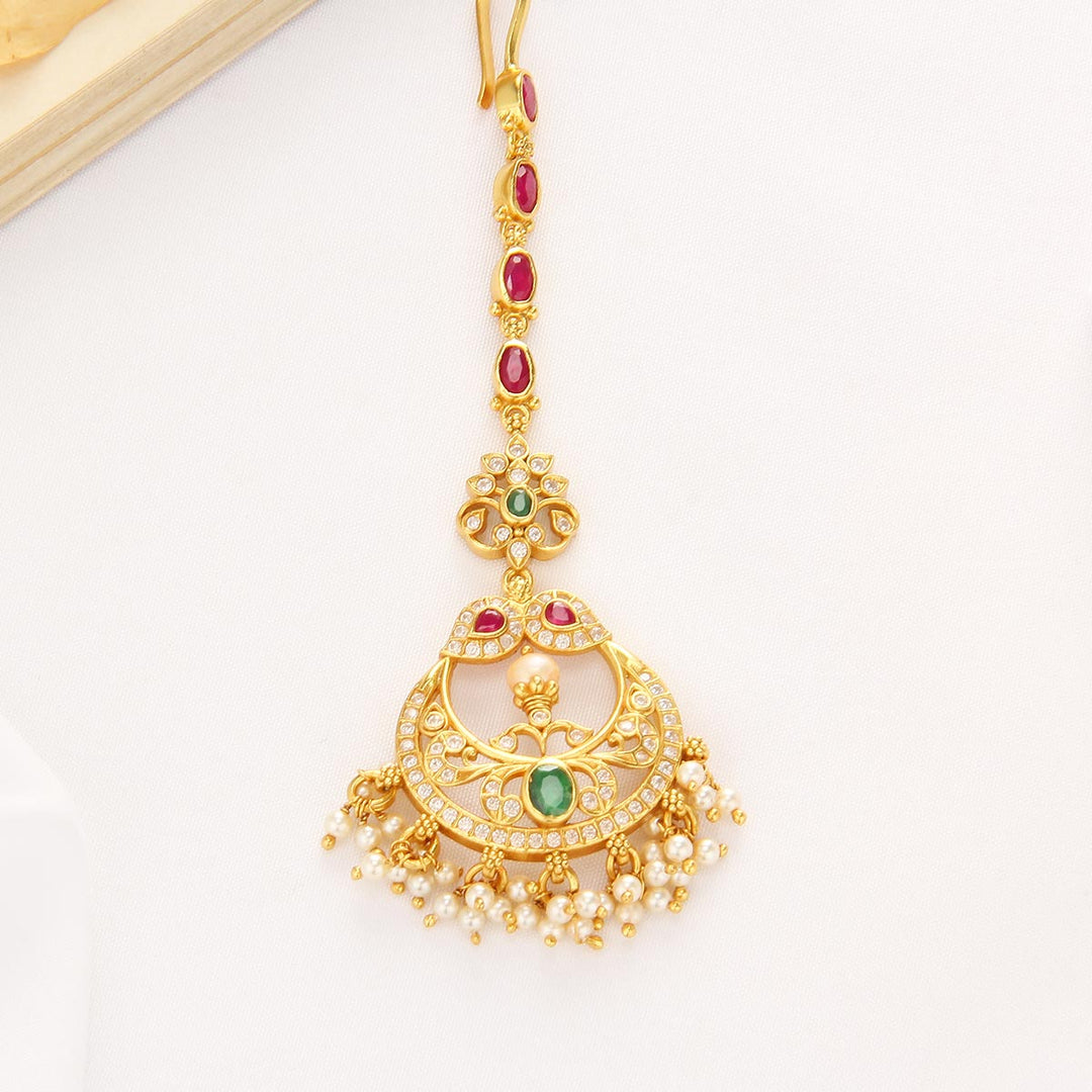 Shruti Stone Maangtikka