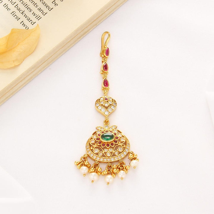 Yuvika Stone Maangtikka