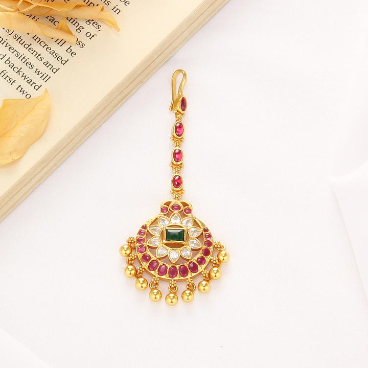 Swarna Stone Maangtikka