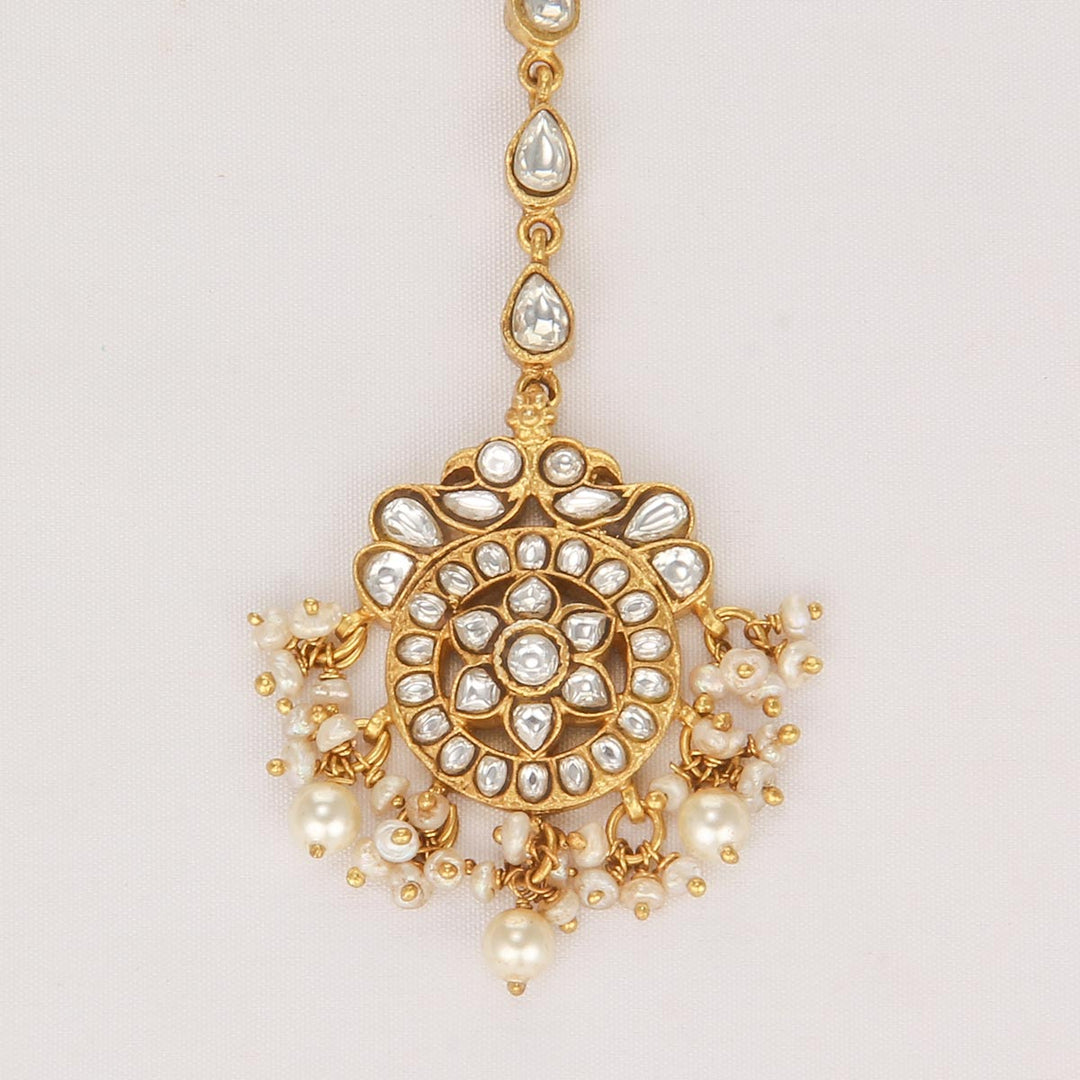 Shine Charm Kundan Maangtikka