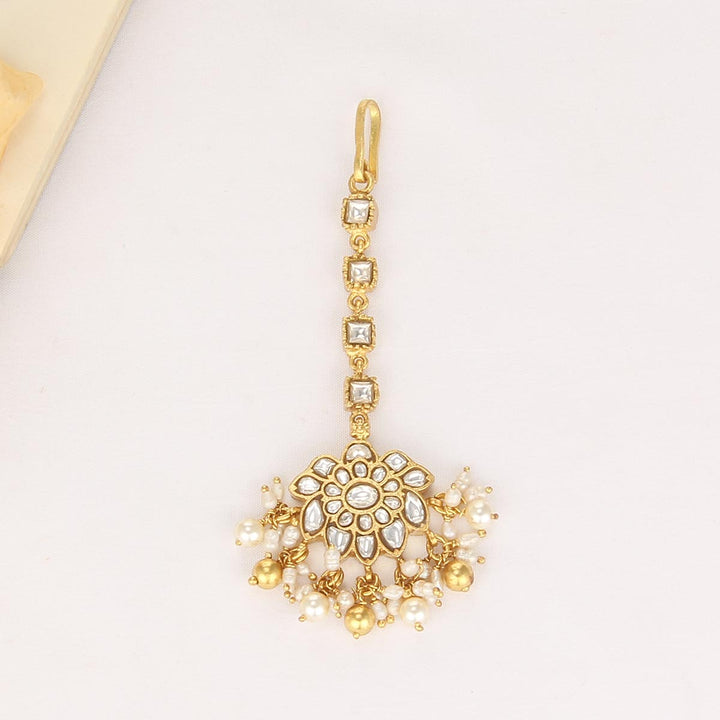 Dhanisha Kundan Maangtikka