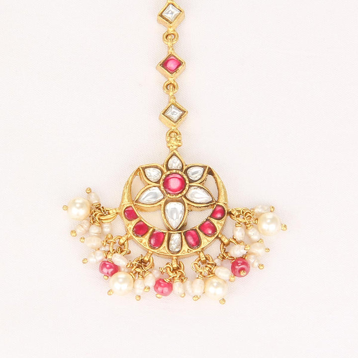 Abhitha Kundan Maangtikka