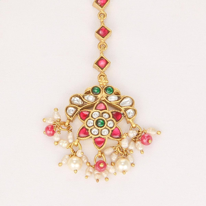 Ganisha Kundan Maangtikka