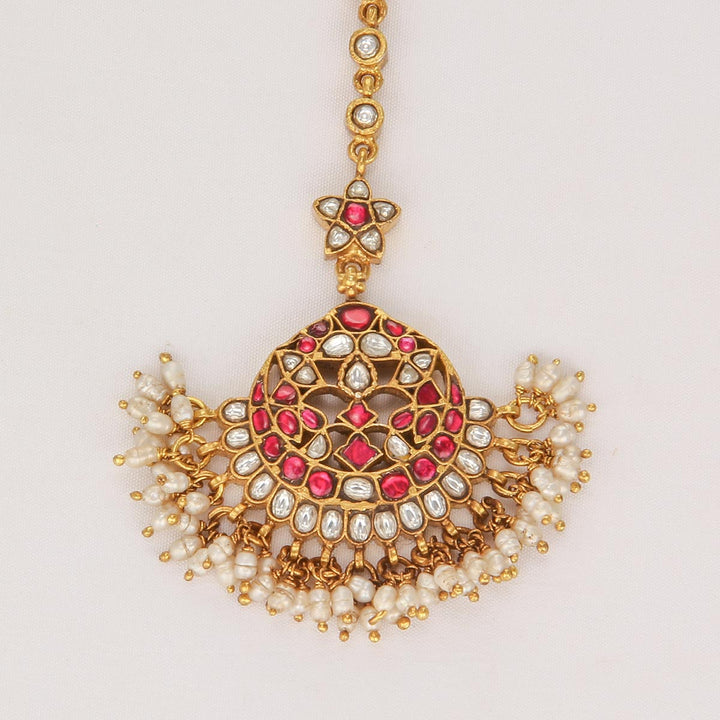 Thivyasri Kundan Maangtikka