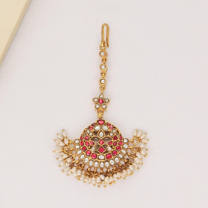 Thivyasri Kundan Maangtikka