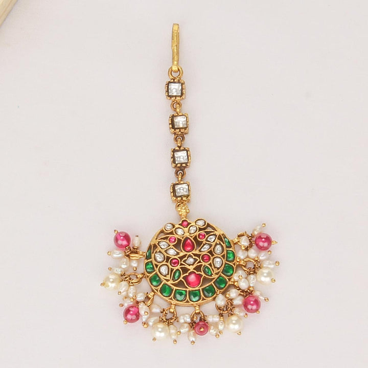 Aasha Kundan Maangtikka