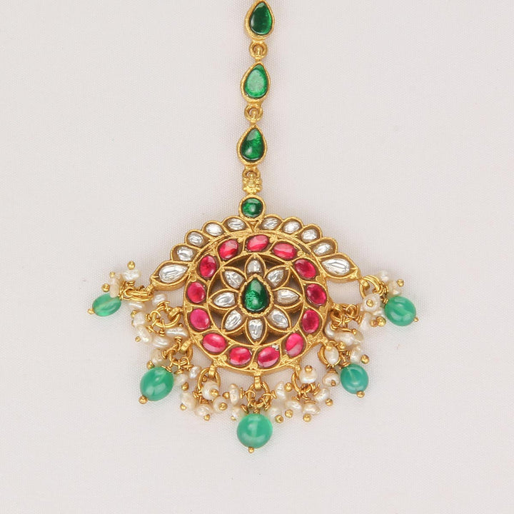 Karunisha Kundan Maangtikka