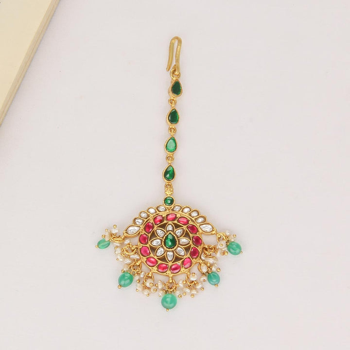 Karunisha Kundan Maangtikka