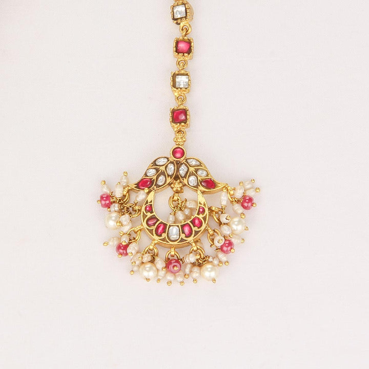 Glittering Kundan Maangtikka
