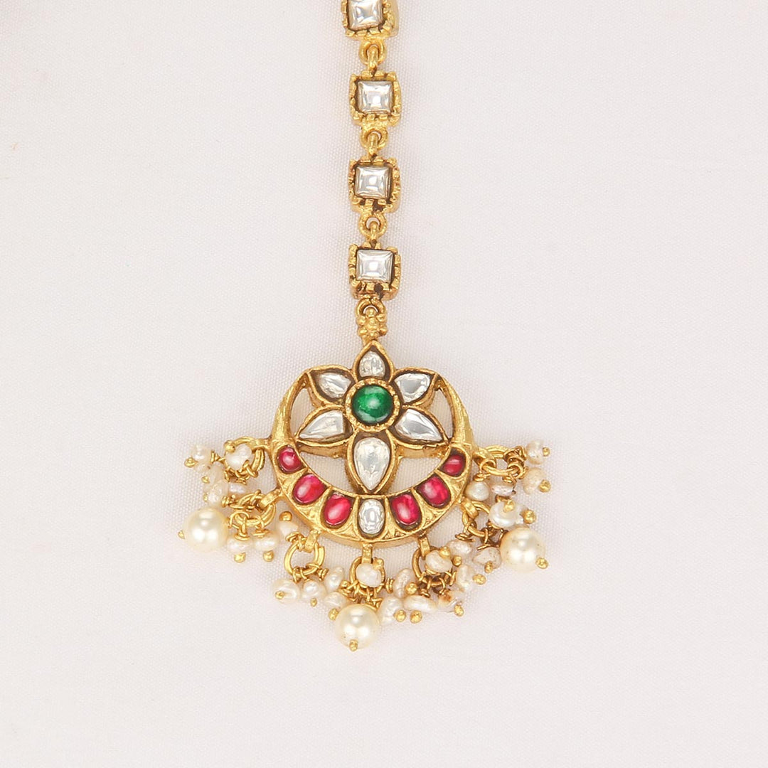 Glitz Kundan Maangtikka