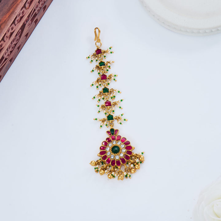 Kiyara Kundan Maangtikka