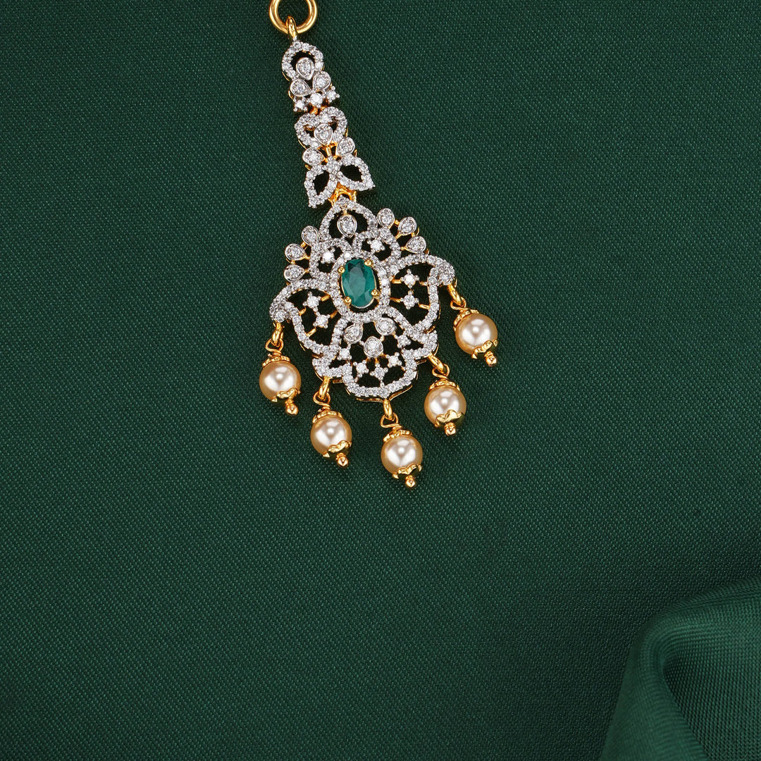 Graceful Bridal Avikam Maangtikkam