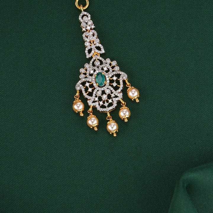 Graceful Bridal Avikam Maangtikkam
