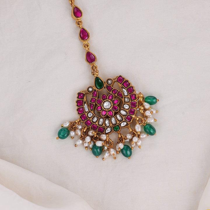 Dharisha Kundan Maangtikka