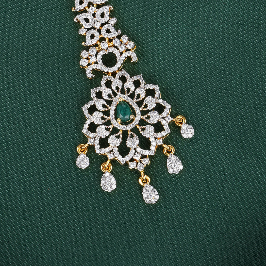Venishaa Avikam Maangtikka