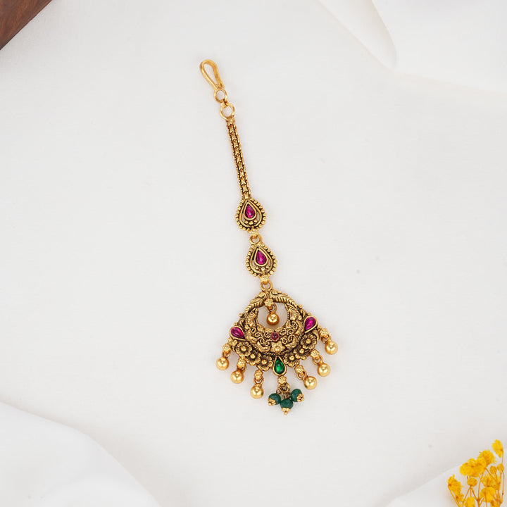 Elegant Nagas Tikka
