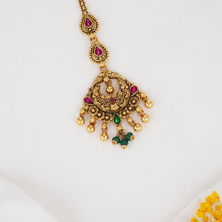 Elegant Nagas Tikka