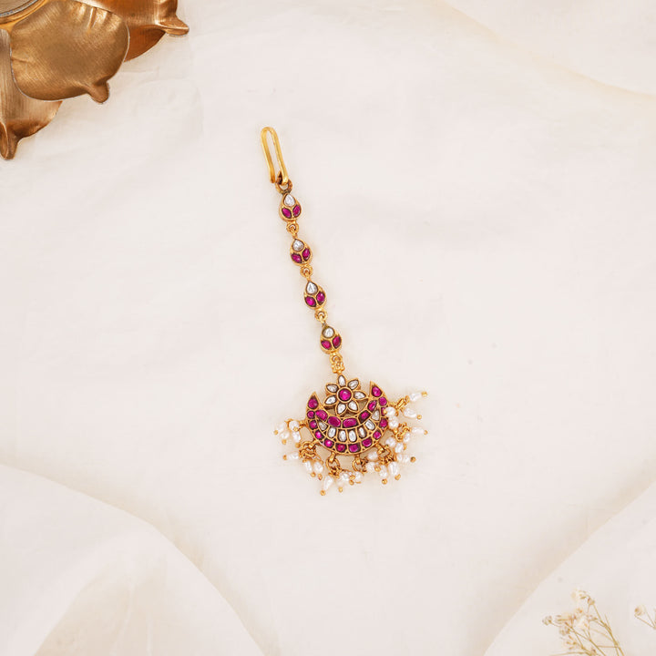 Vivid Kundan Maangtikka