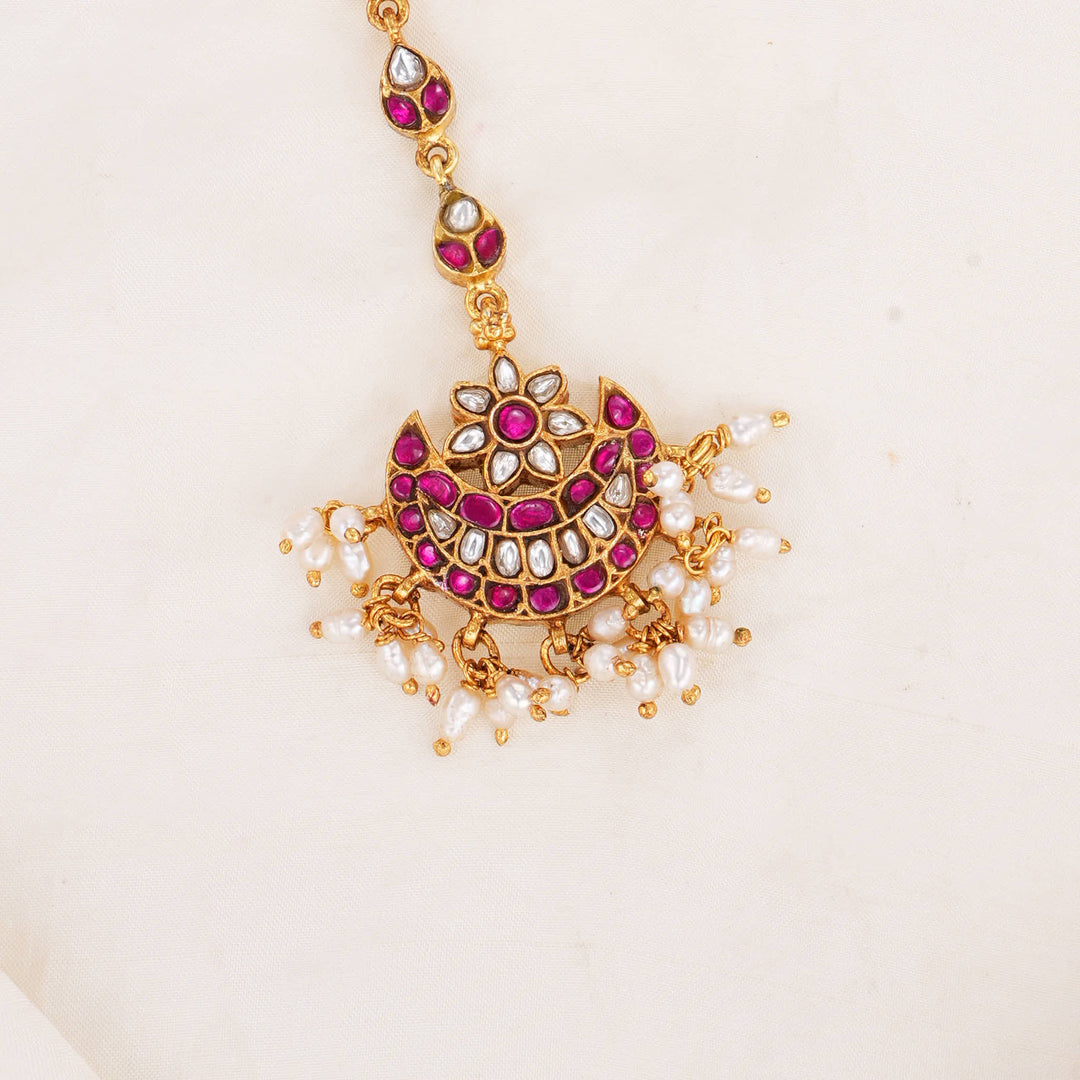 Vivid Kundan Maangtikka