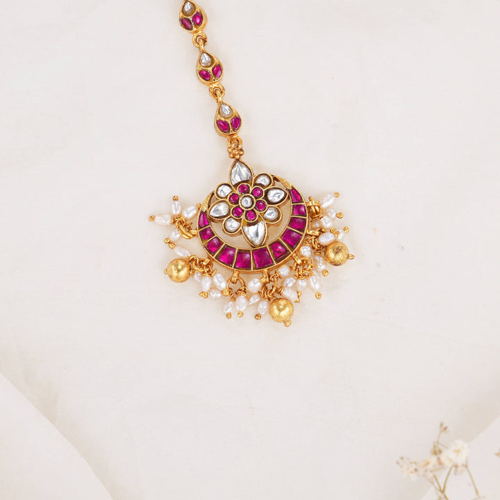 Regal Beauty Kundan Maangtikka