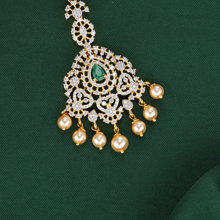 Fresh and Vibrant Avikam Maangtikka