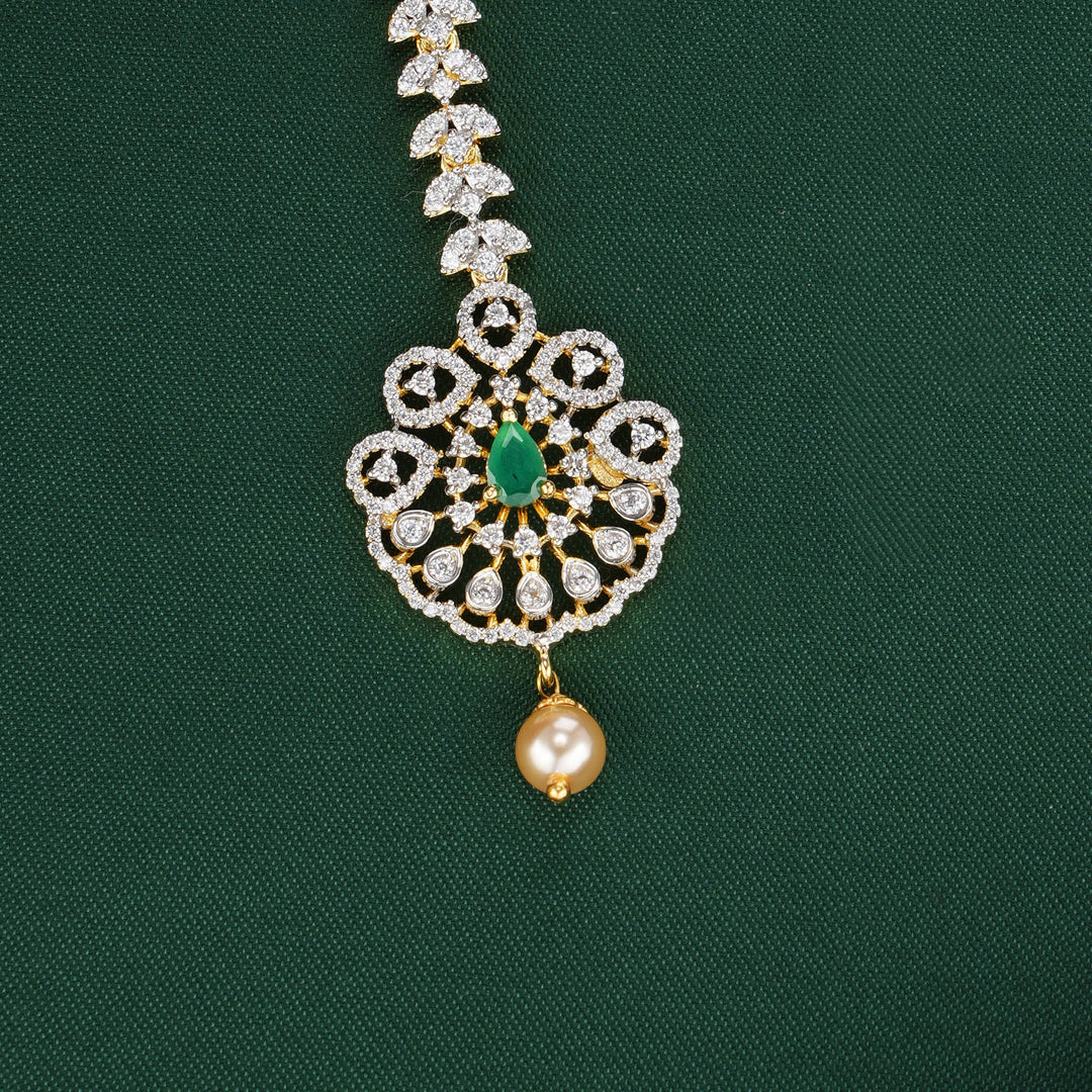 Abundant in Design Avikam Maangtikka