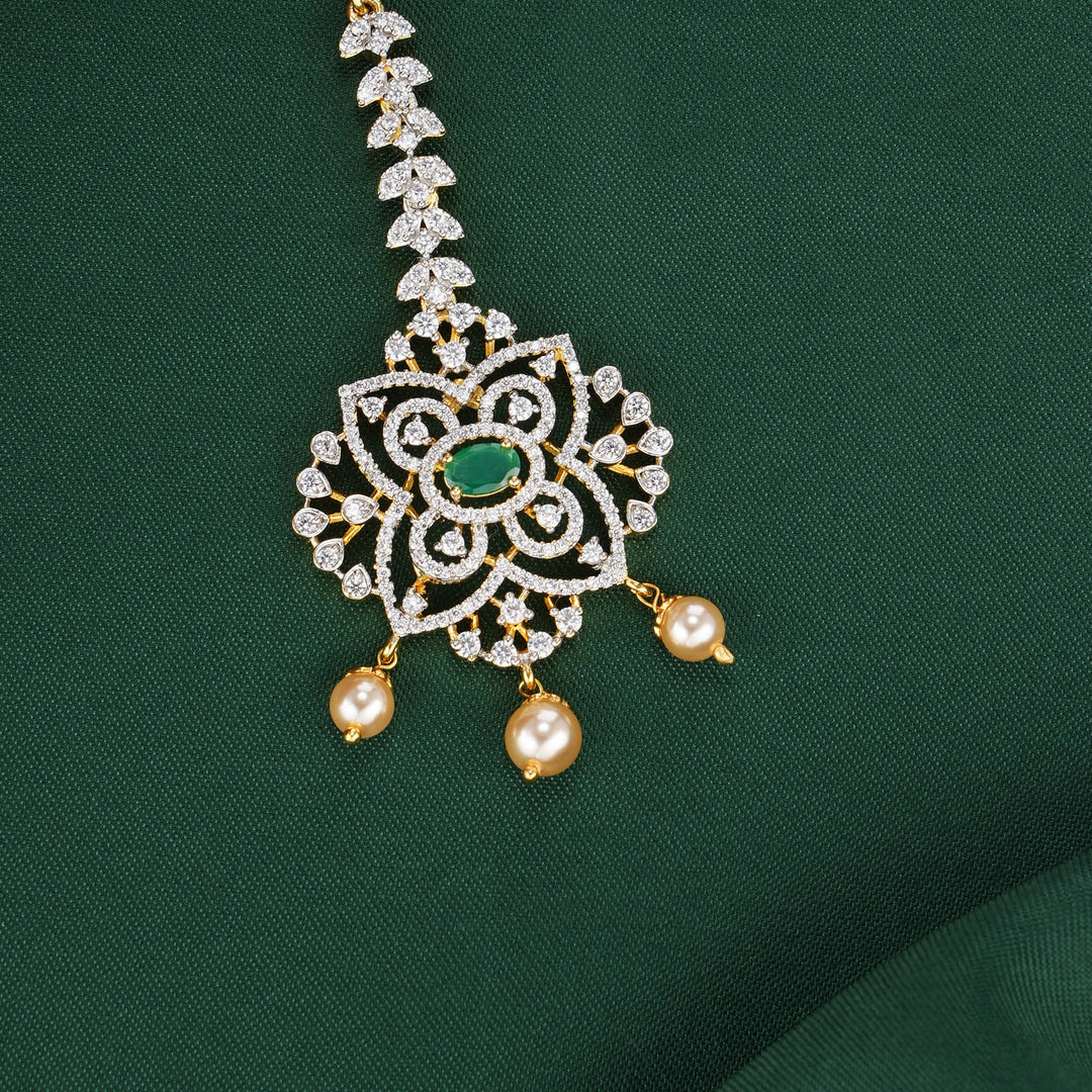 Regal and Graceful Avikam Maangtikka