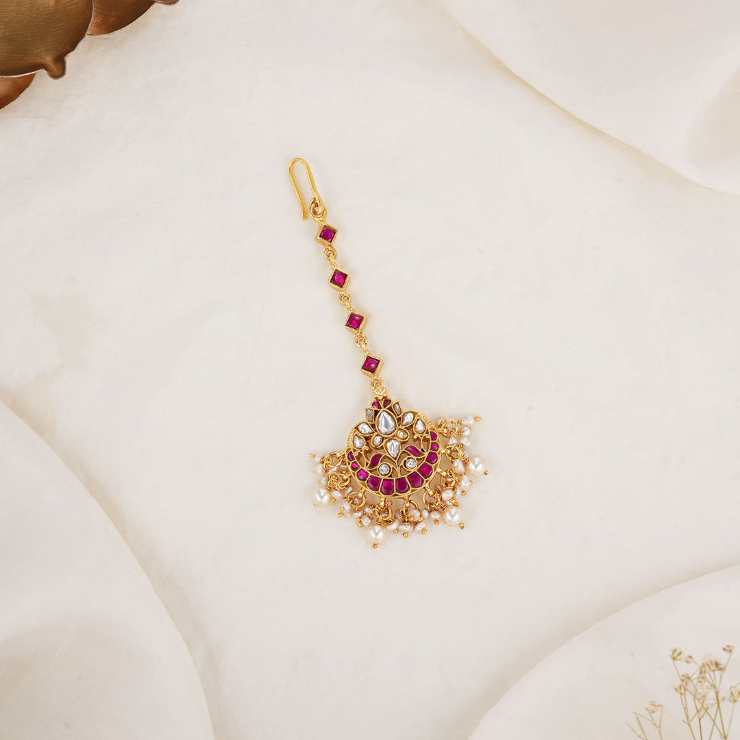 Blazing Bright Kundan Maangtikka