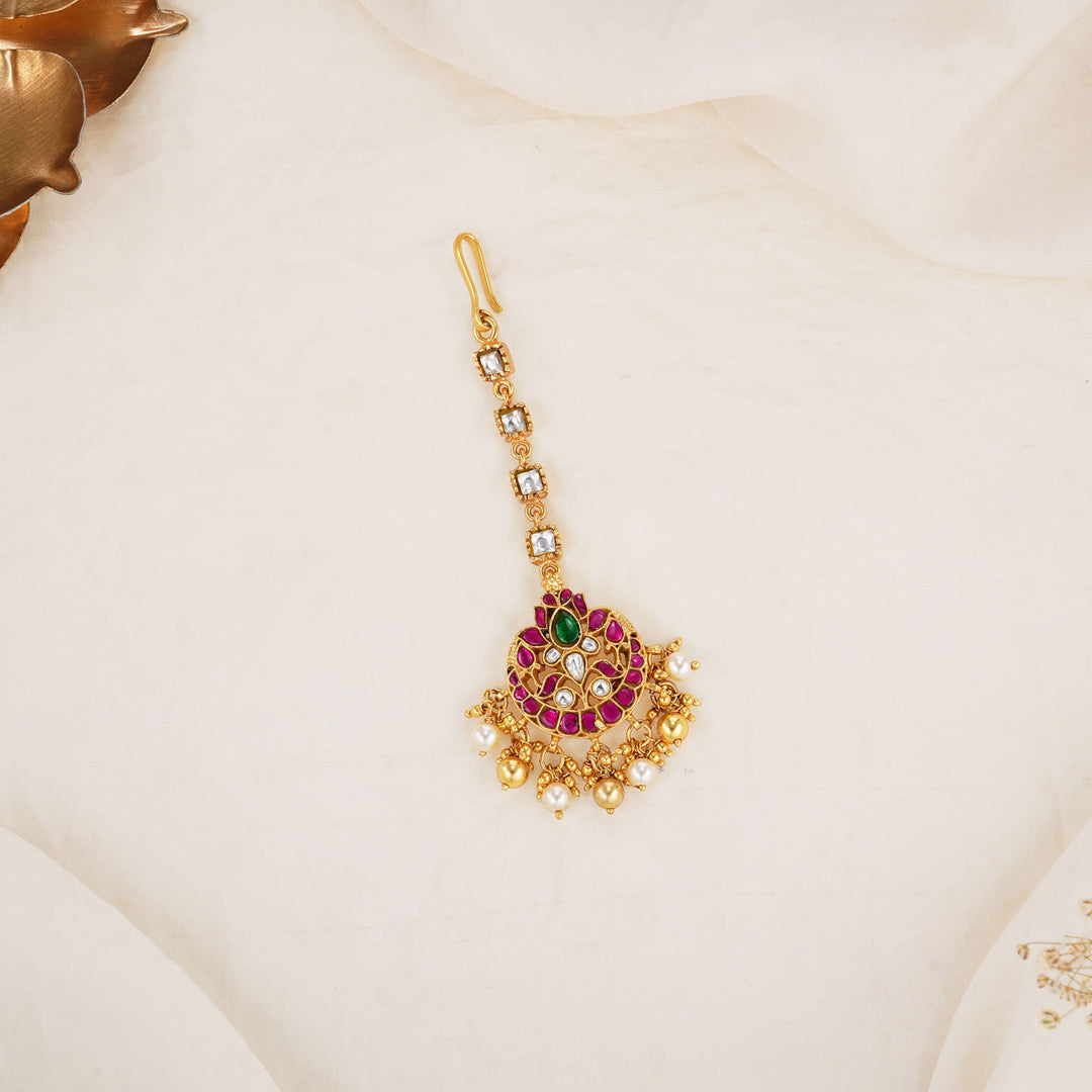 Bright with Brilliance Kundan Maangtikka