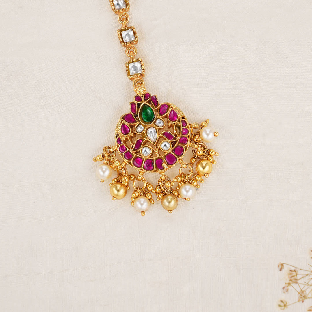 Bright with Brilliance Kundan Maangtikka