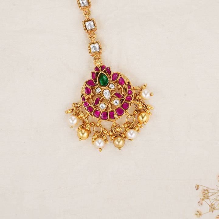 Bright with Brilliance Kundan Maangtikka