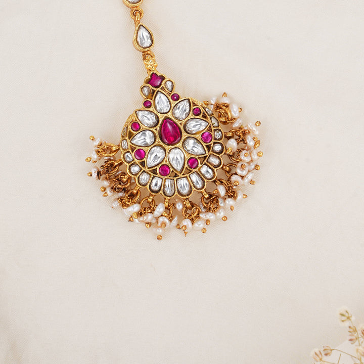 Exceptionally Pretty Kundan Maangtikka
