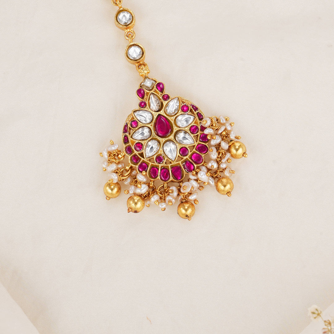 Crafted Radiant Shine Kundan Maangtikka