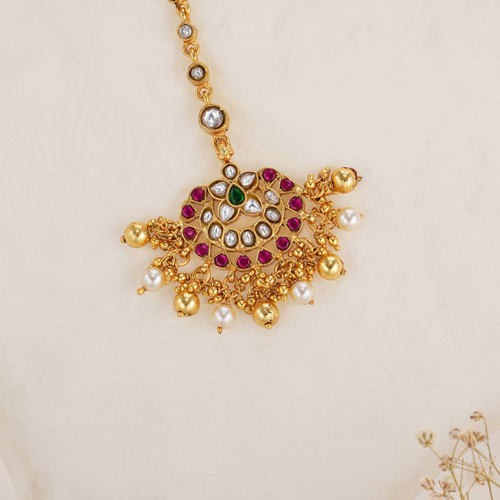 Impressively Crafted Kundan Maangtikka