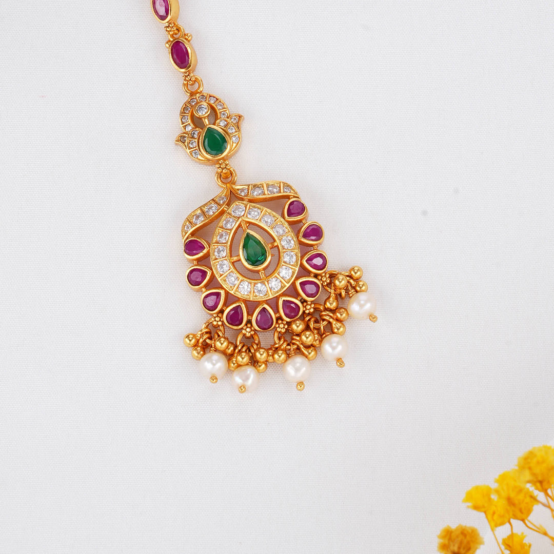 Glow with Uniqueness Stone Maangtikka