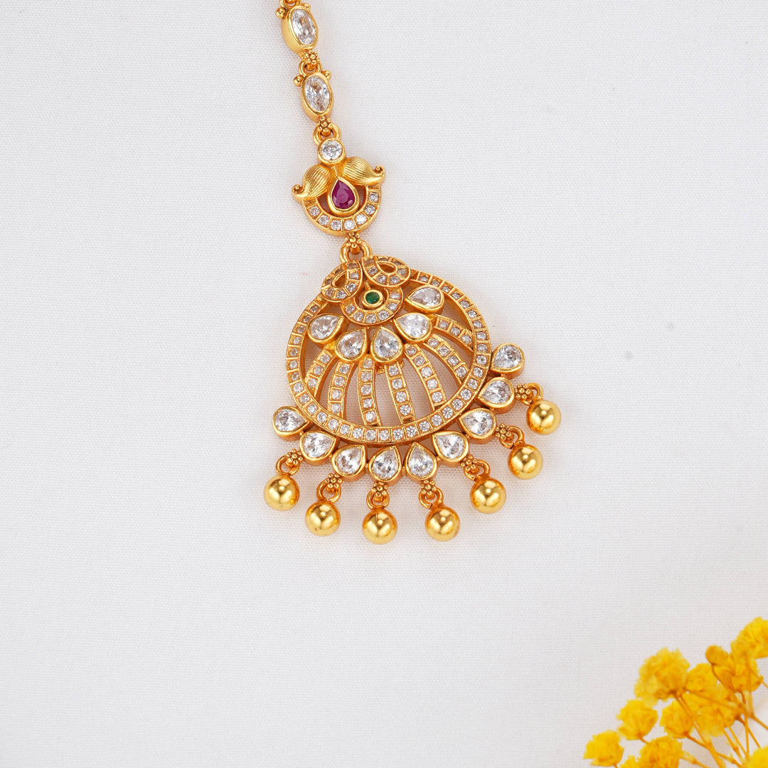 Glowing Elegance Stone Maangtikka