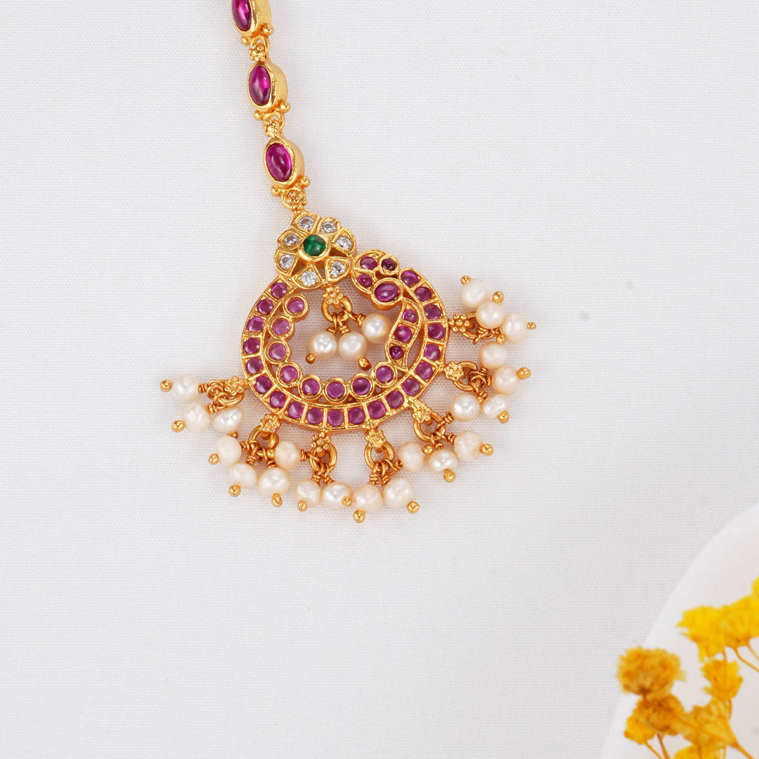 Vibrant Flow Stone Maangtikka