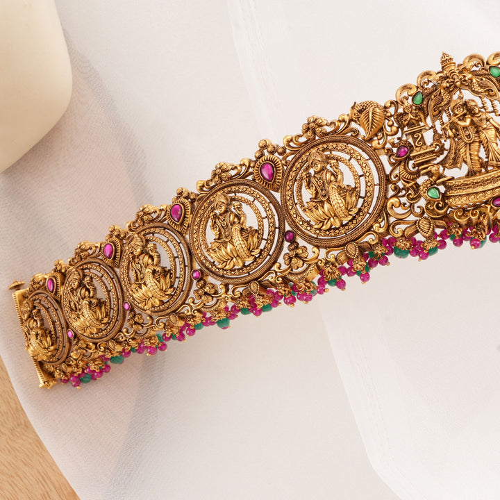 Laavika Nagas Oddiyanam