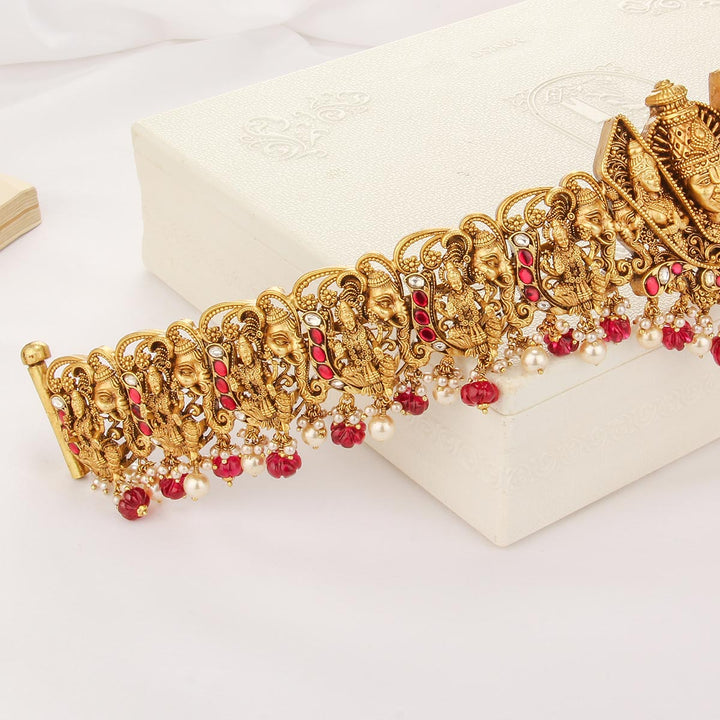 Bride’s Halo Nagas Oddiyanam